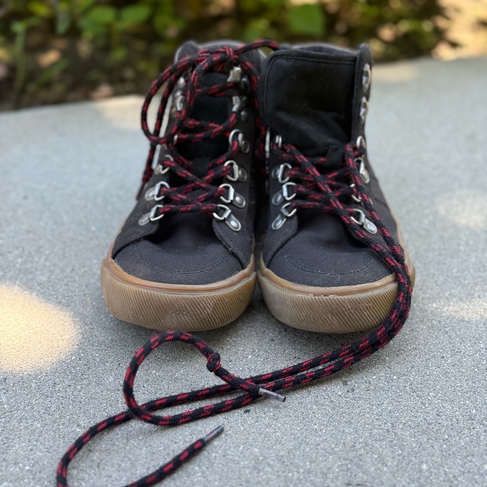 Boys Black High-Top Sneakers size 1